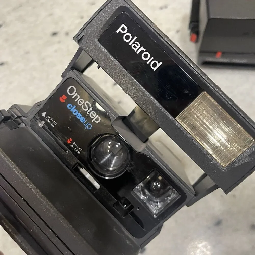 Vtg Polaroid One Step Close Up & Flash 600 Film Instant Camera W/ Strap UNTESTED